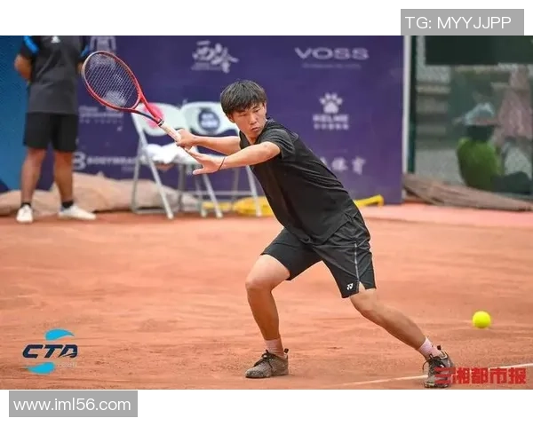 南京网球队与武汉网球队赛后战术分析与复盘探讨