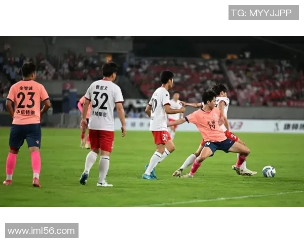 吴磊与足球明星合影集锦展现青春活力与运动魅力